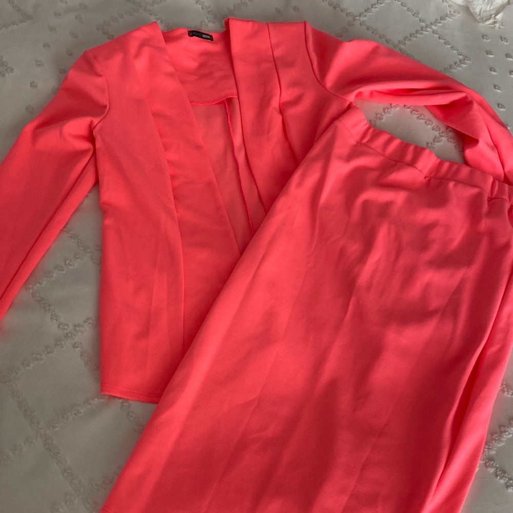 Blazer and skirt set - neon pink